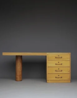 Exceptionnel bureau Art déco indépendant. Français, années 1930.
