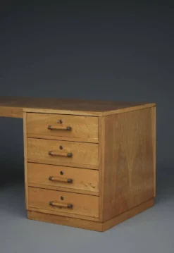 Exceptionnel bureau Art déco indépendant. Français, années 1930.
