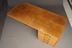 Exceptionnel bureau Art déco indépendant. Français, années 1930.