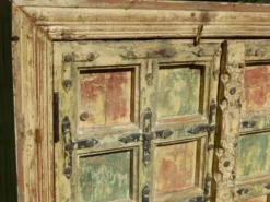 Exceptionnelle armoire de style indien - Superbe patine