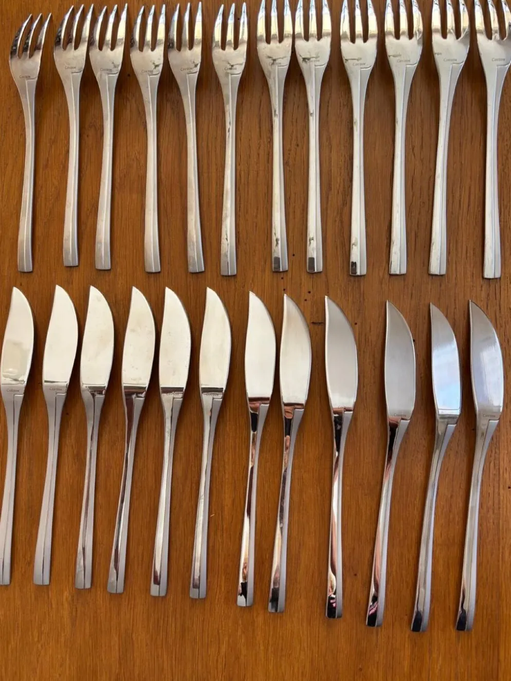 Exceptionnelle ménagère Couzon Neuvième Art – 123 pièces – inox 18/10