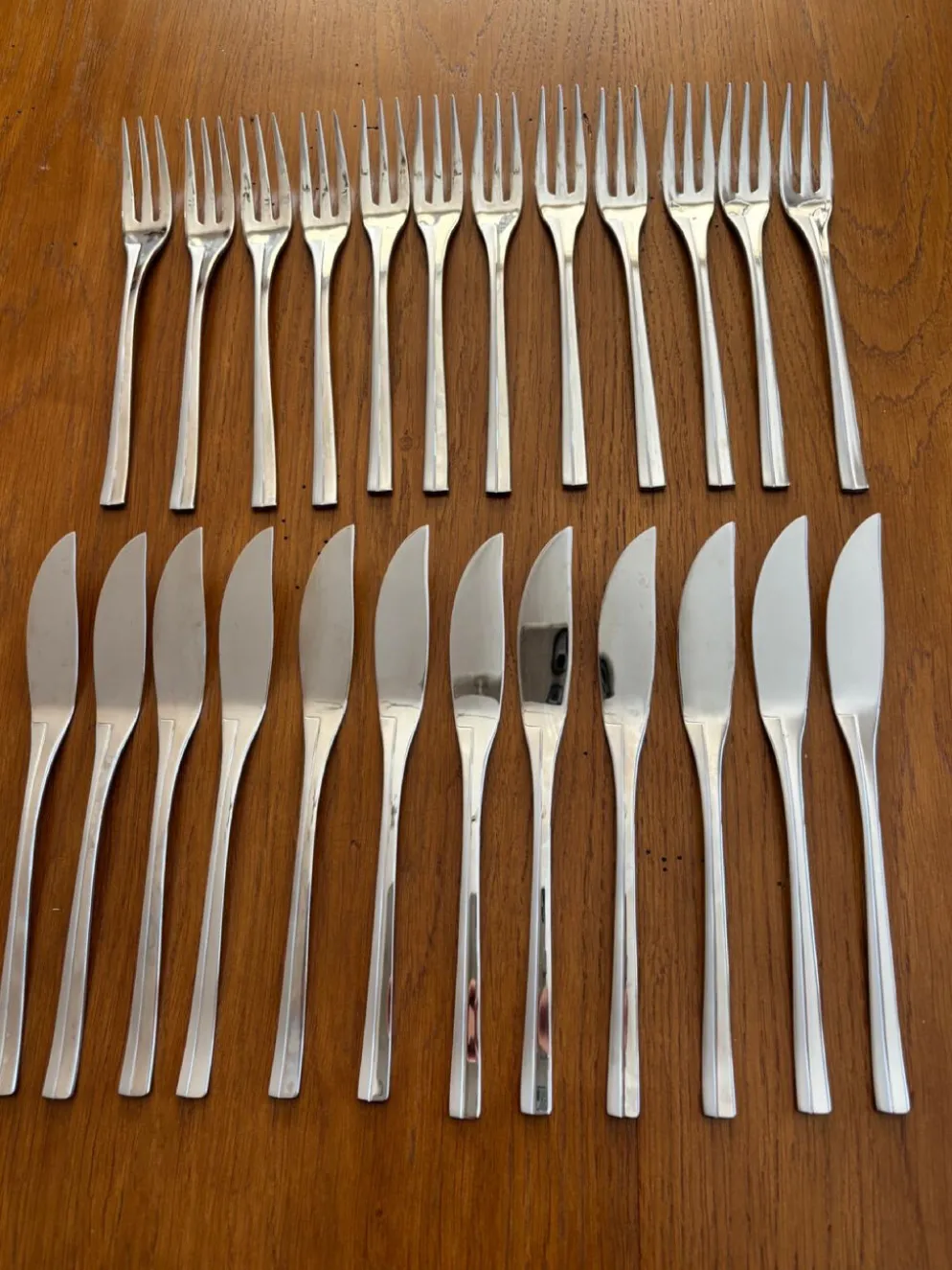 Exceptionnelle ménagère Couzon Neuvième Art – 123 pièces – inox 18/10