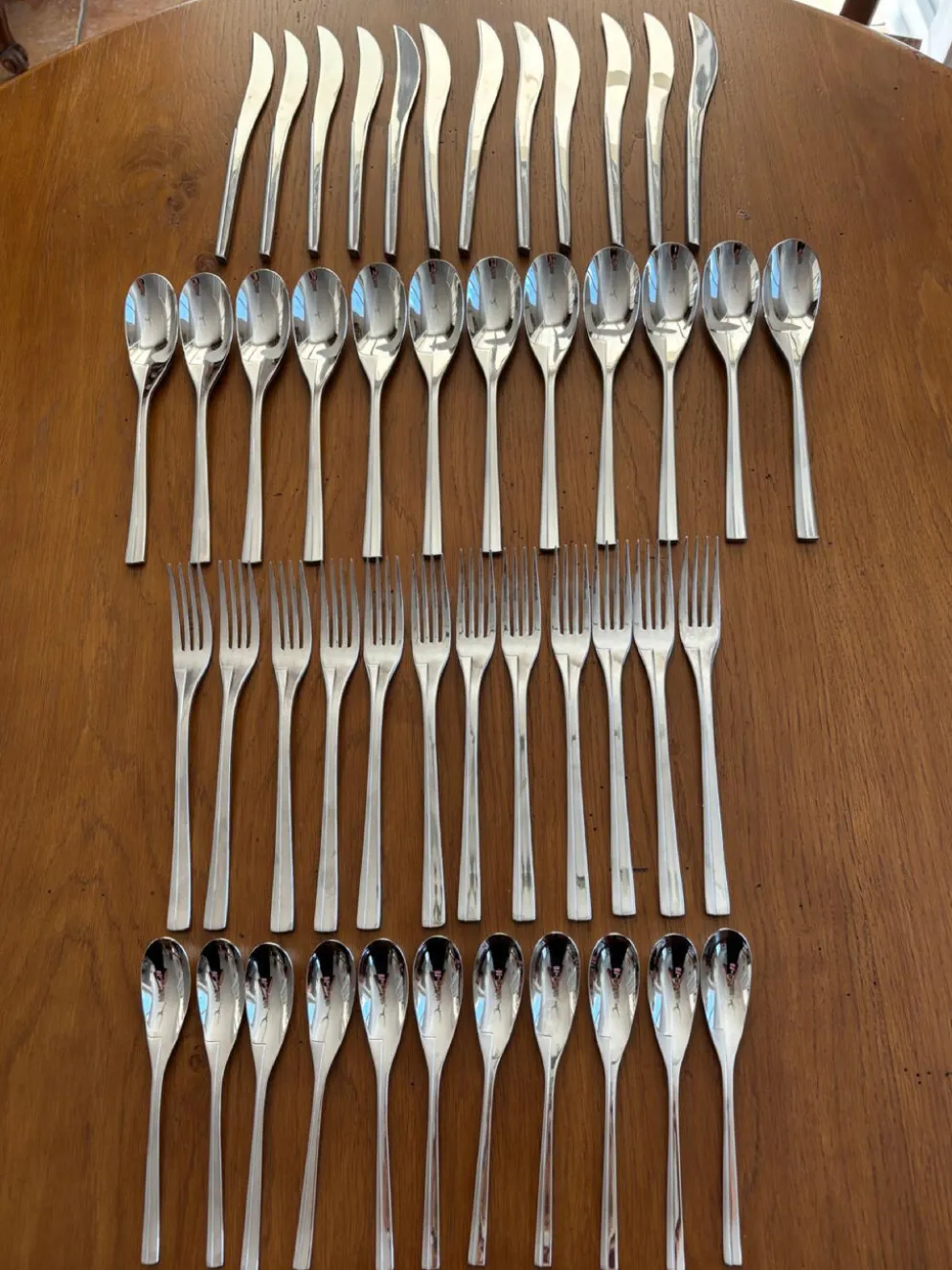 Exceptionnelle ménagère Couzon Neuvième Art – 123 pièces – inox 18/10