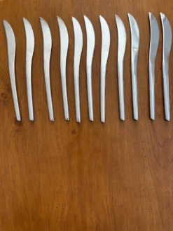 Exceptionnelle ménagère Couzon Neuvième Art – 123 pièces – inox 18/10