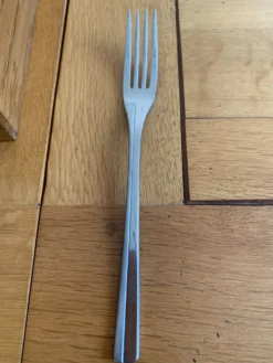 Exceptionnelle ménagère Couzon Neuvième Art – 123 pièces – inox 18/10