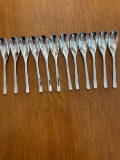 Exceptionnelle ménagère Couzon Neuvième Art – 123 pièces – inox 18/10