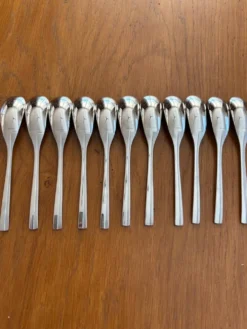 Exceptionnelle ménagère Couzon Neuvième Art – 123 pièces – inox 18/10