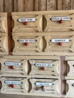 Exceptionnel Meuble D’épicerie Ancien À Plaques Émaillées D’origine