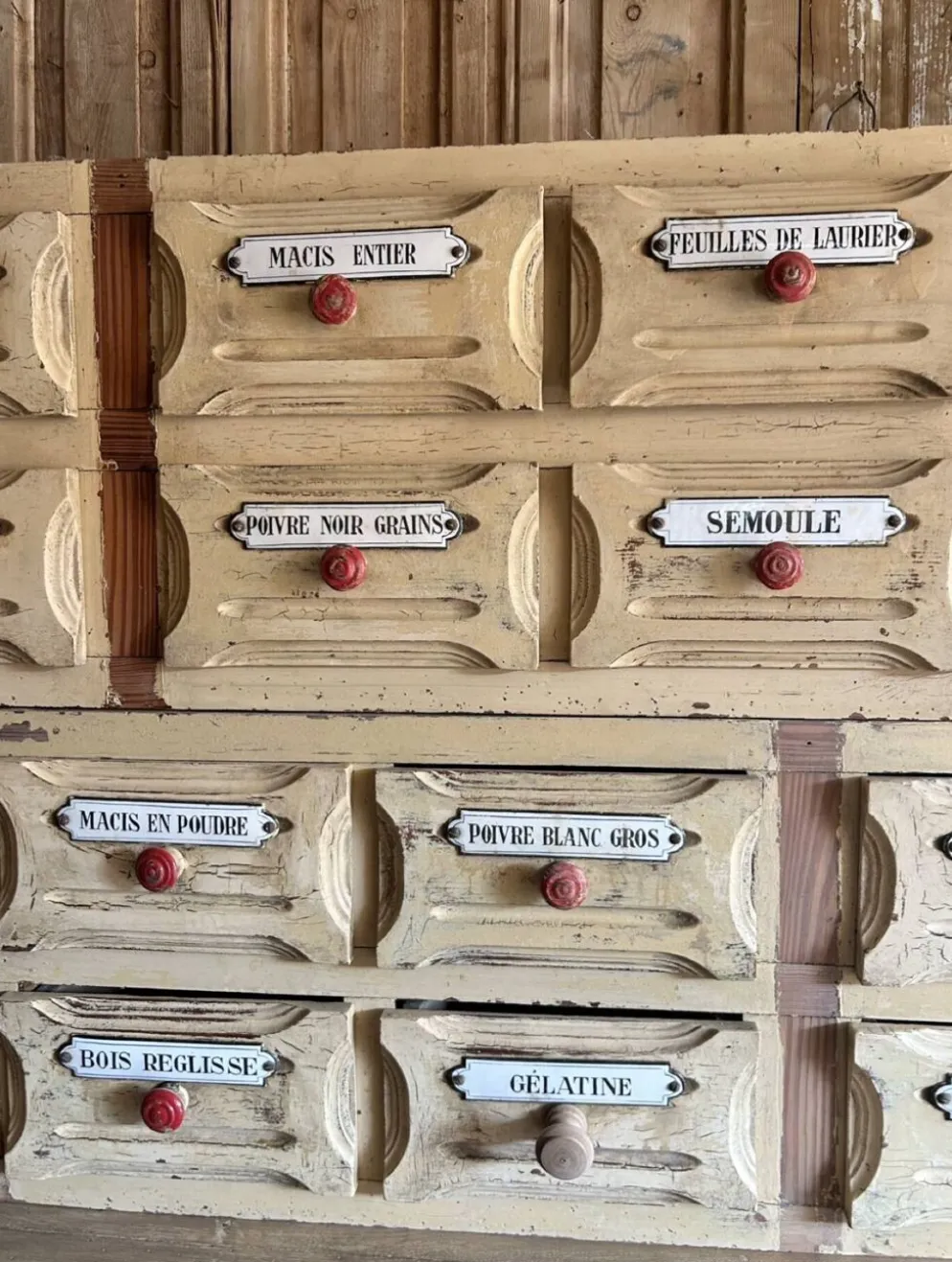 Exceptionnel Meuble D’épicerie Ancien À Plaques Émaillées D’origine