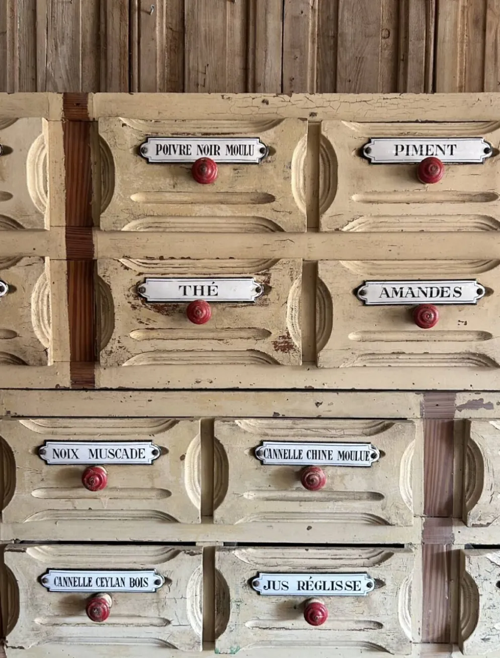 Exceptionnel Meuble D’épicerie Ancien À Plaques Émaillées D’origine