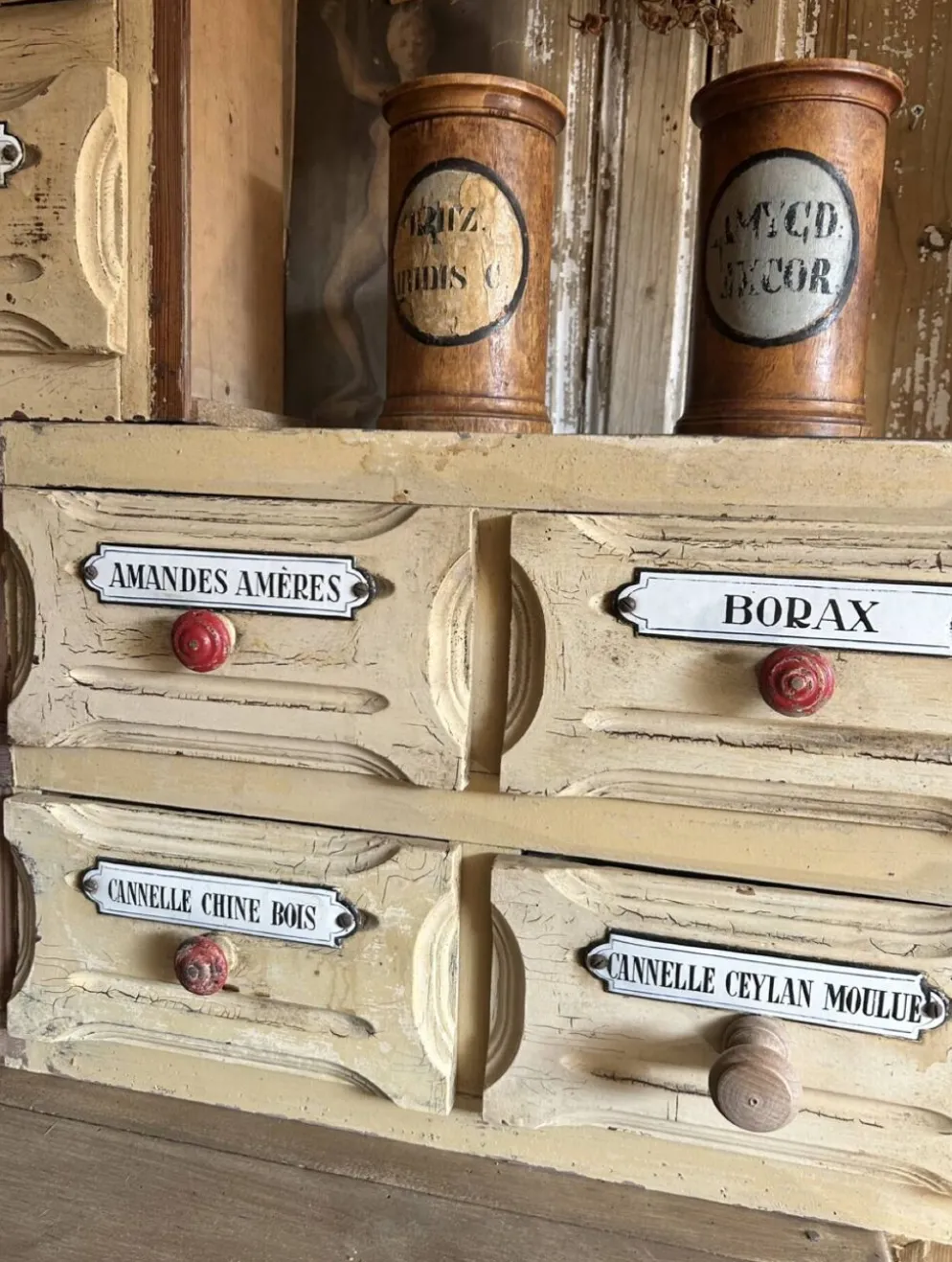 Exceptionnel Meuble D’épicerie Ancien À Plaques Émaillées D’origine