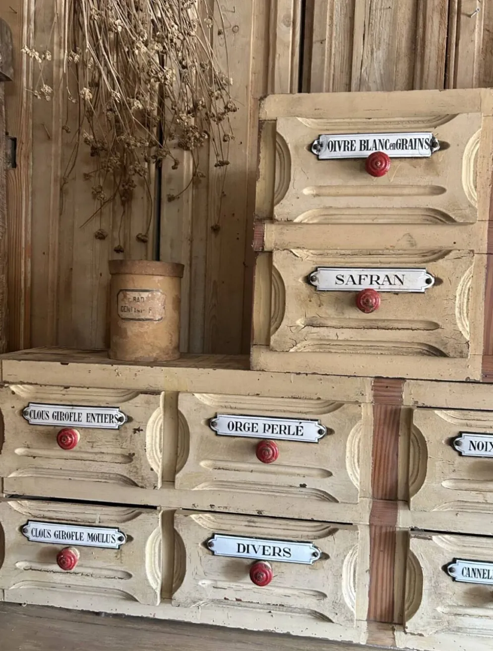 Exceptionnel Meuble D’épicerie Ancien À Plaques Émaillées D’origine