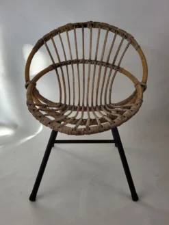 Fauteuil enfant rotin et métal années 60