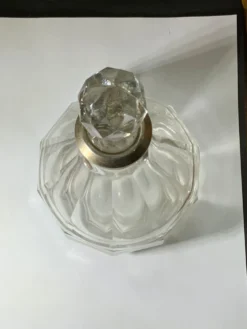 Flacon ancien en cristal col en argent poinçonné art déco à facettes