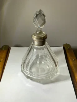 Flacon ancien en cristal col en argent poinçonné art déco à facettes