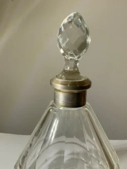 Flacon ancien en cristal col en argent poinçonné art déco à facettes