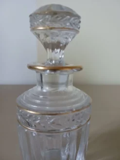 Flacon ancien, en cristal St Louis