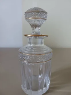 Flacon ancien, en cristal St Louis