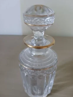 Flacon ancien, en cristal St Louis