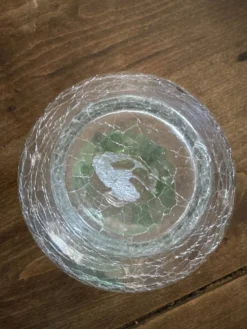 Flacon carafe vintage en verre craquelé et collerette verte MCM – Années 50