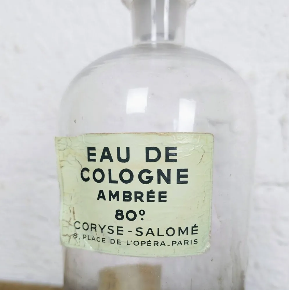 Flacon d'eau de cologne