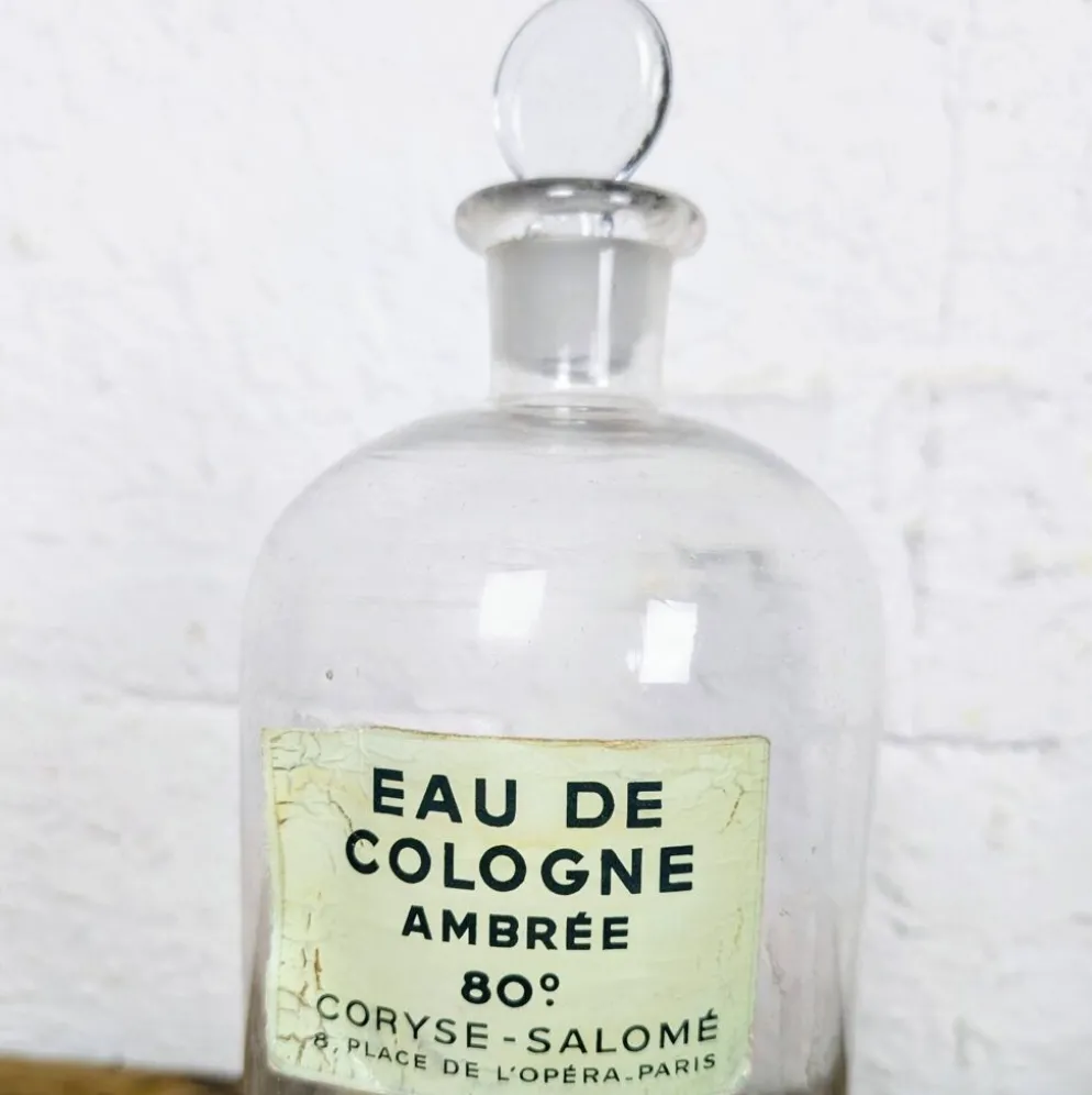 Flacon d'eau de cologne