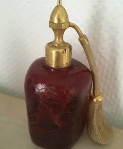 Flacon de parfum ancien.