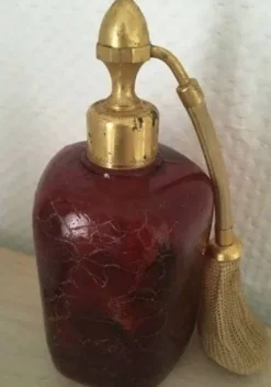 Flacon de parfum ancien.