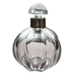 Flacon modèle Fontainebleau de Baccarat