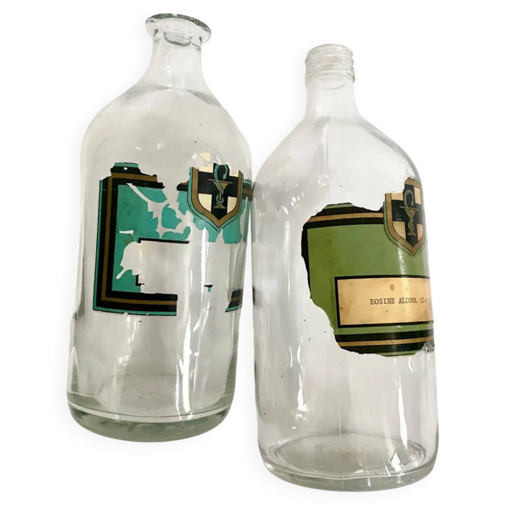 Flacons d’officine 1900, verre et étiquette
