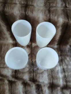 4 flûtes à champagne blanches
