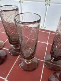 6 flûtes à champagne en verre bullé de Biot gris fumé