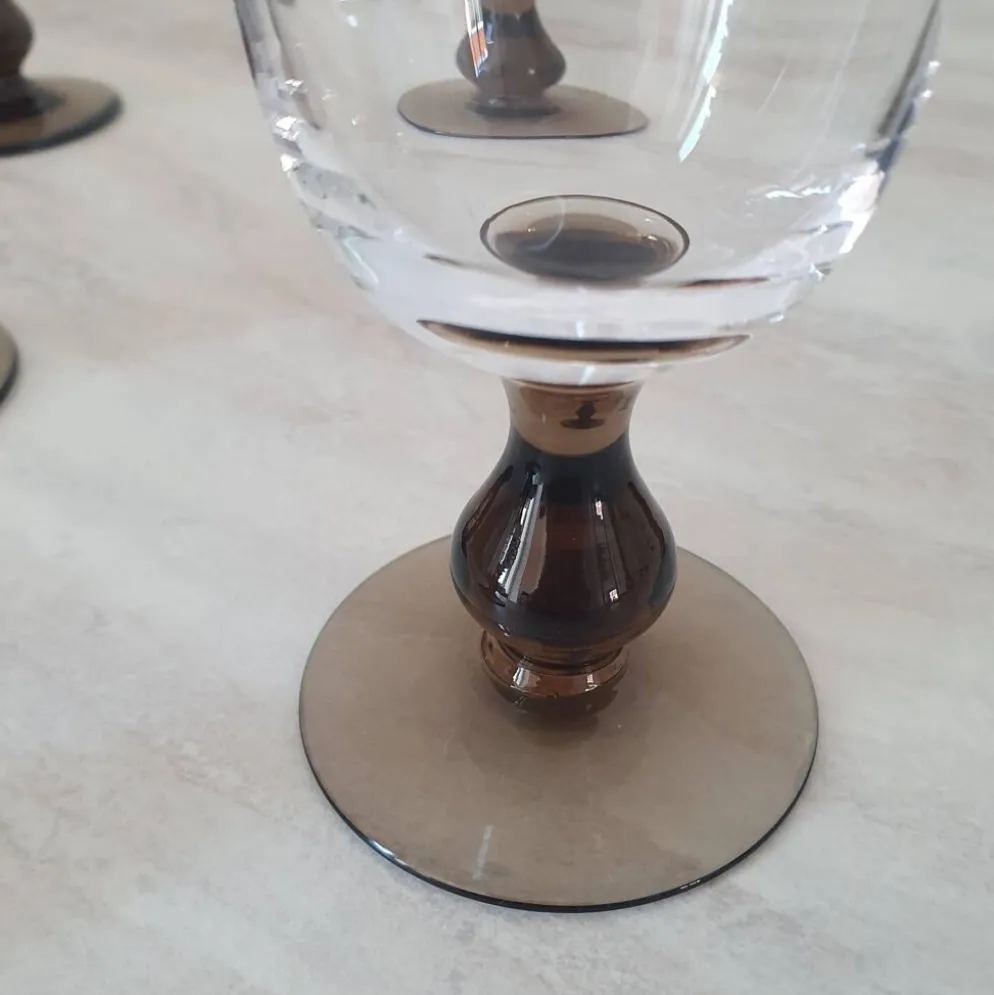 Flûtes champagne pieds en verre marron fumé