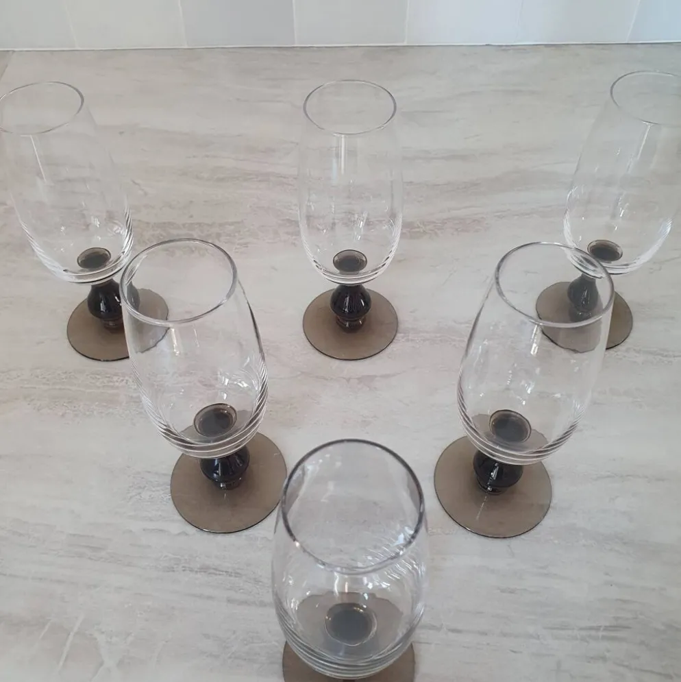 Flûtes champagne pieds en verre marron fumé
