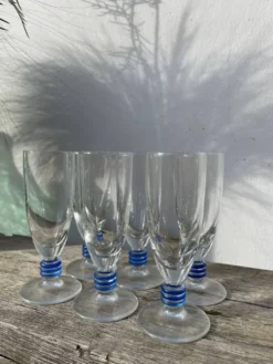6 flûtes à champagne transparente pied bleu design