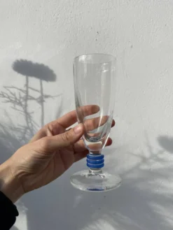 6 flûtes à champagne transparente pied bleu design