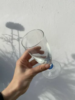 6 flûtes à champagne transparente pied bleu design