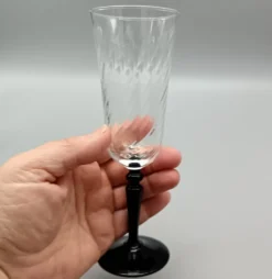 7 flûtes pied noir vintage modèle onyx de luminarc france