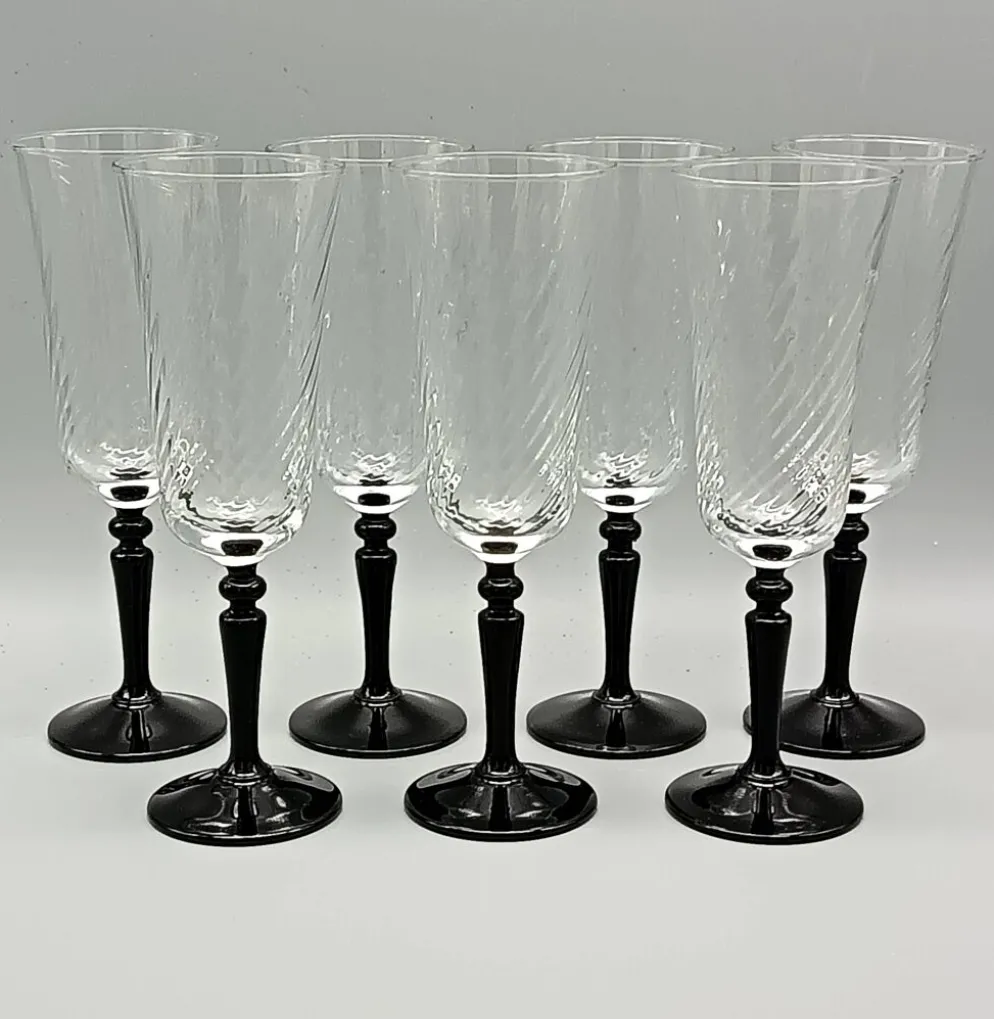 7 flûtes pied noir vintage modèle onyx de luminarc france
