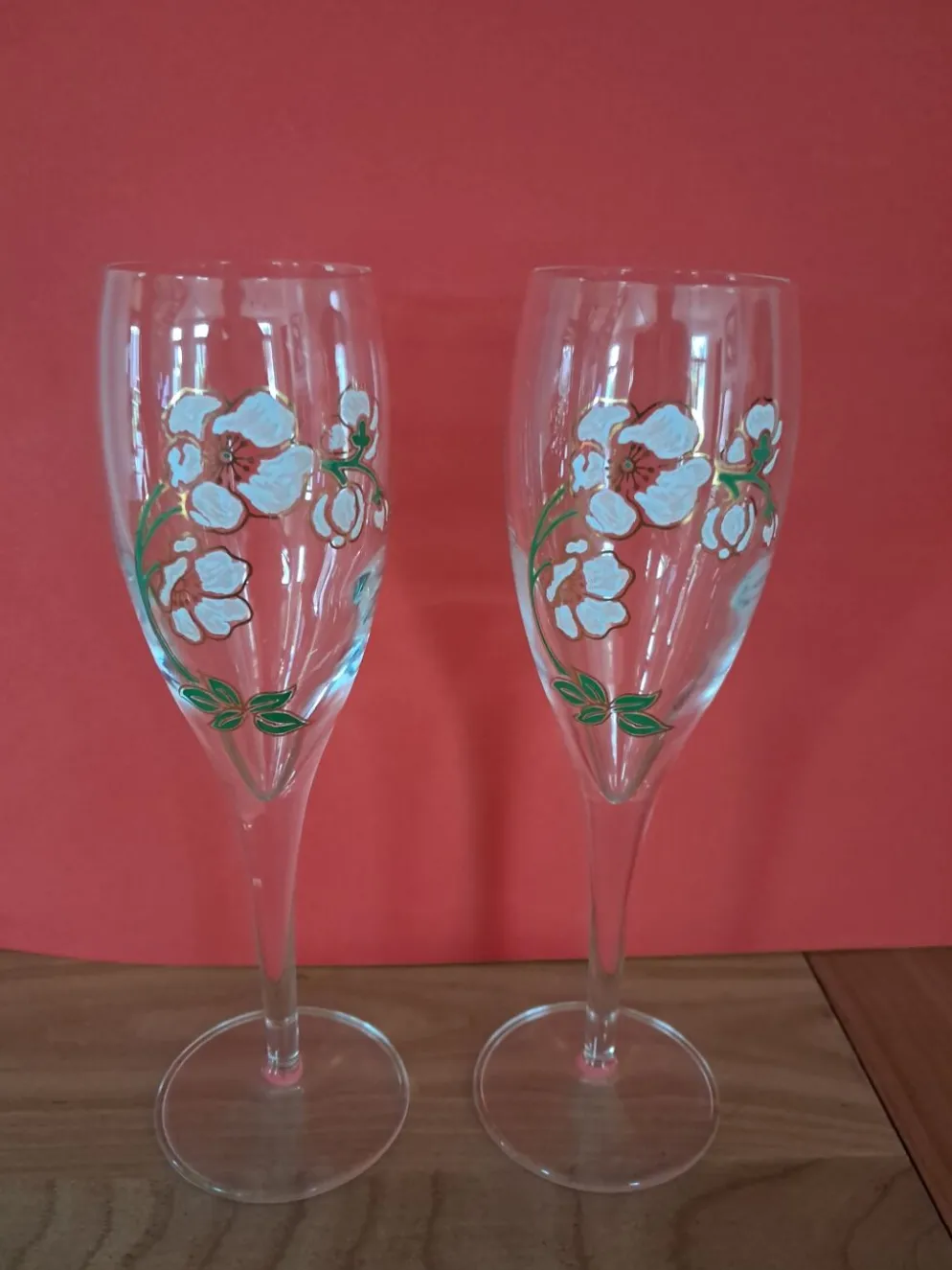 2 flutes à champagne Perrier Jouet années 80