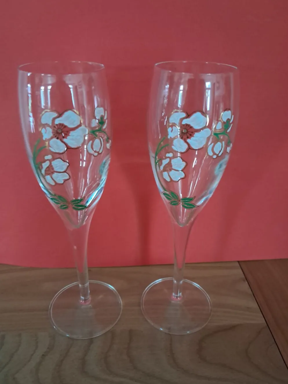 2 flutes à champagne Perrier Jouet années 80