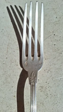 Fourchette de table en argent massif orfèvre Paul Devaux