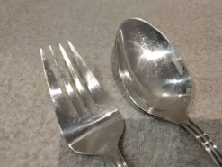 Fourchette et cuillere a ragout métal argenté orfèvre Ercuis Valencay