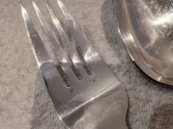 Fourchette et cuillere a ragout métal argenté orfèvre Ercuis Valencay