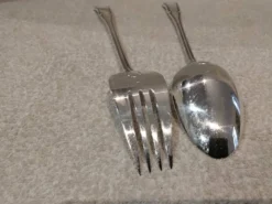 Fourchette et cuillere a ragout métal argenté orfèvre Ercuis Valencay