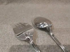 Fourchette et cuillere a ragout métal argenté orfèvre Ercuis Valencay