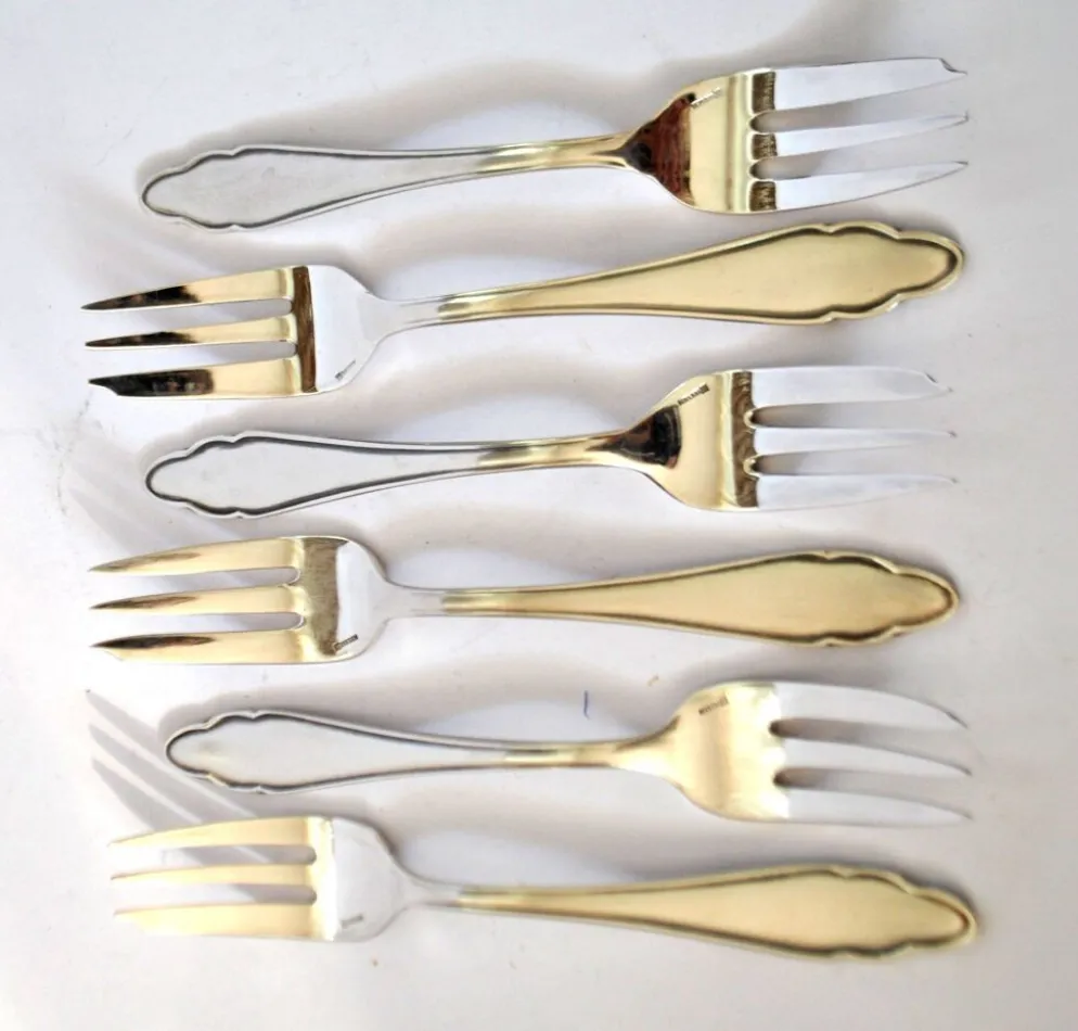 6 fourchettes à dessert modernistes en métal argenté chantourné DEETJEN