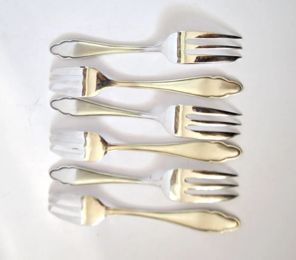 6 fourchettes à dessert modernistes en métal argenté chantourné DEETJEN