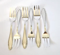 6 fourchettes à dessert modernistes en métal argenté chantourné DEETJEN