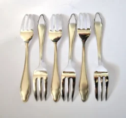 6 fourchettes à dessert modernistes en métal argenté chantourné DEETJEN